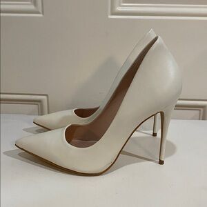 Like new Aldo white heels pumps stilettos